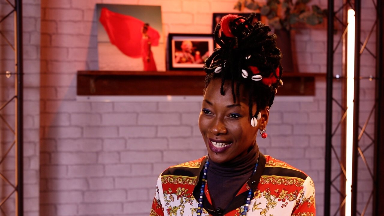 La chanteuse malienne Fatoumata Diawara lance un appel du coeur à la jeunesse africaine