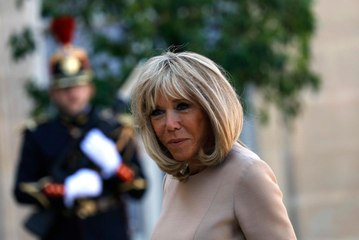Le chanteur de Magic System fait danser Brigitte Macron lors d'un dîner (VIDEO)
