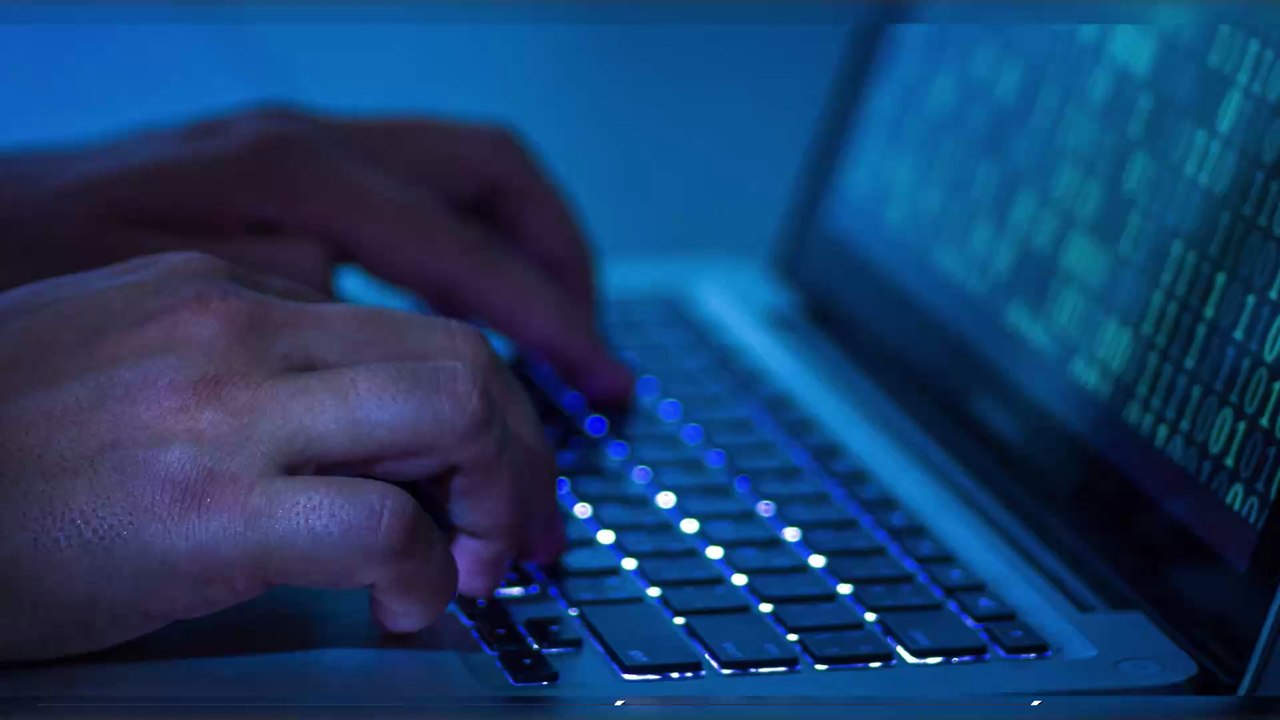 Coronavirus : des hackers russes accusés de s'attaquer à la recherche sur le vaccin du Covid-19