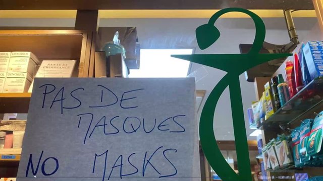 Coronavirus : pâtes, riz, eau... les supermarchés français dévalisés, faut-il craindre une pénurie ?