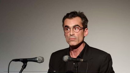 "Un charlatan, un pitre" : Raphaël Enthoven fracasse Didier Raoult sur CNews