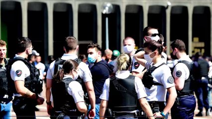 Manifestation : plus de 200 policiers réunis devant le Bataclan