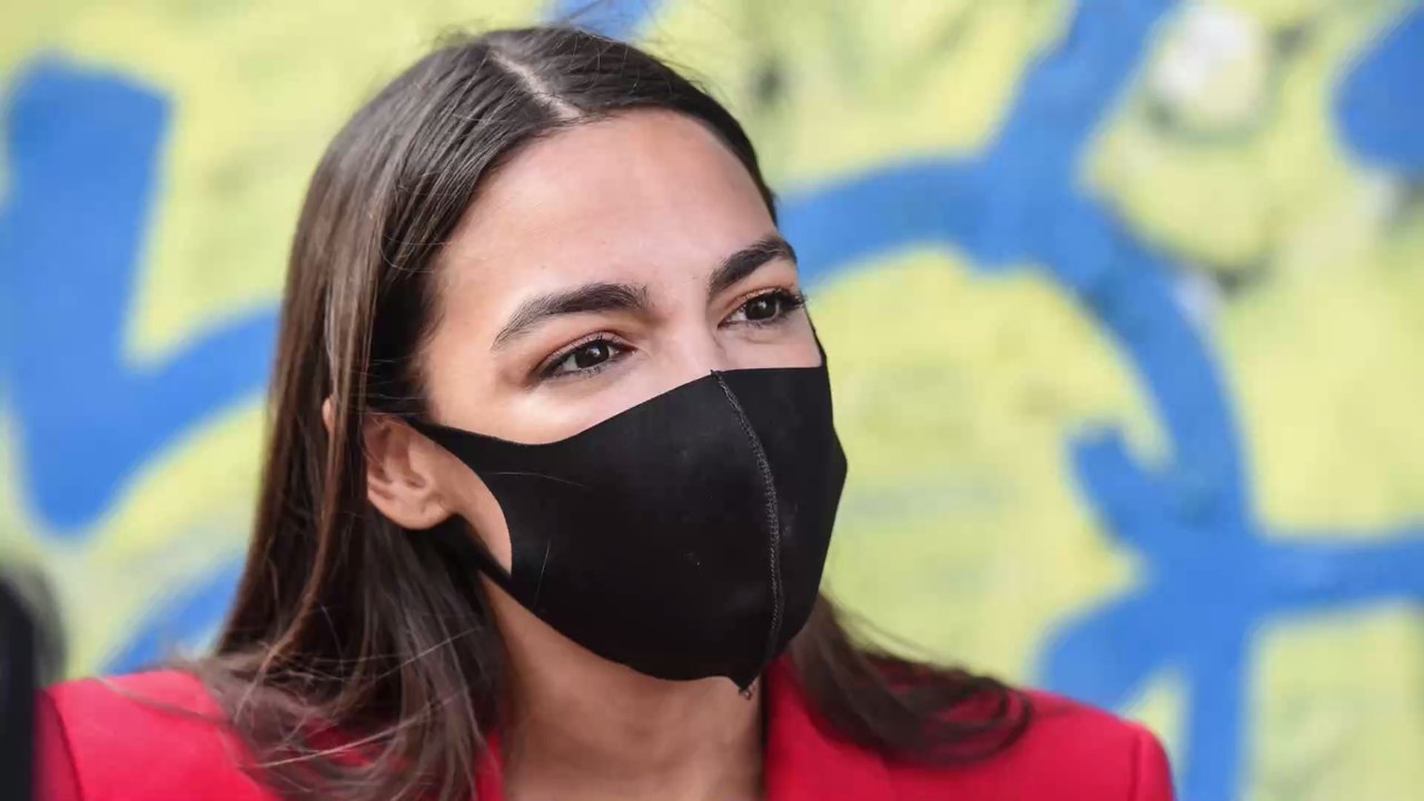 États-Unis : la sénatrice démocrate Alexandria Ocasio-Cortez recadre un sénateur républicain et dénonce la culture de la misogynie
