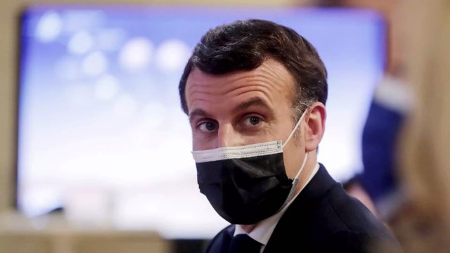 Covid-19 : Emmanuel Macron évoque la création d'un pass sanitaire en France