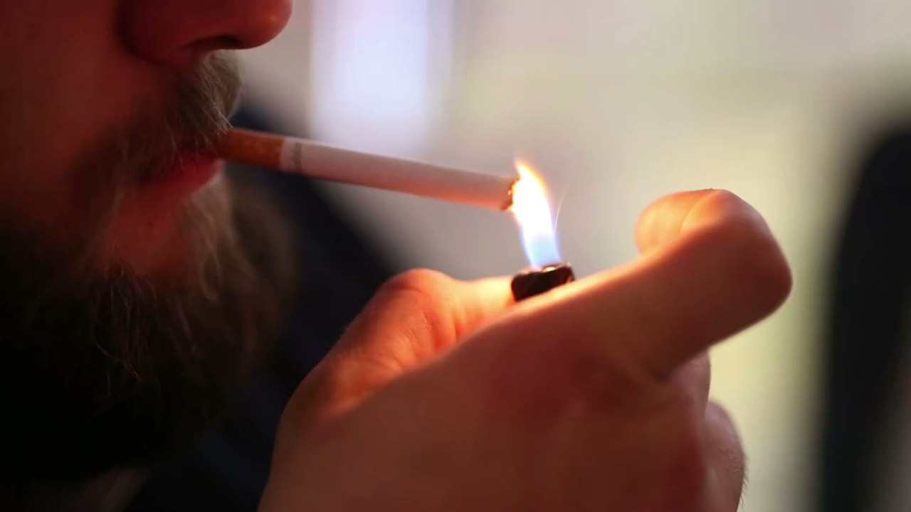 Tabac : à Milan, il sera interdit de fumer dans la rue à moins de 10 mètres de quelqu'un