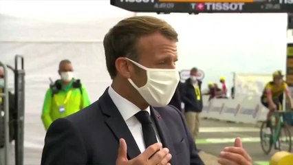 Tour de France : ce geste d'Emmanuel Macron qui n'a pas échappé aux internautes