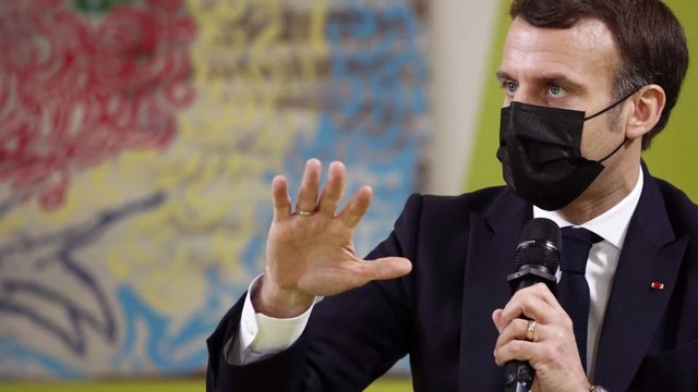 Emmanuel Macron : sa petite phrase sur les 66 millions de procureurs fait polémique