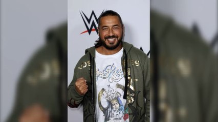 "Le Covid a pris une longueur sur moi" : Moundir publie son premier selfie à l'hôpital