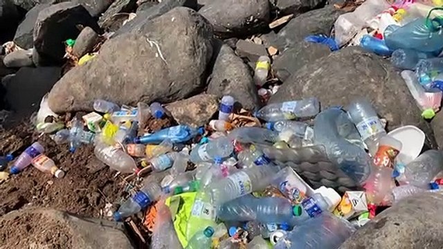 Sénégal: l'île de Gorée submergée par les déchets plastiques