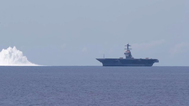 États-Unis : l’U.S. Navy fait exploser 18 tonnes d’explosifs pour tester la résistance de son porte-avions