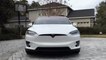 Californie : une voiture Tesla arrêtée par la police, sa conductrice ivre et inconsciente