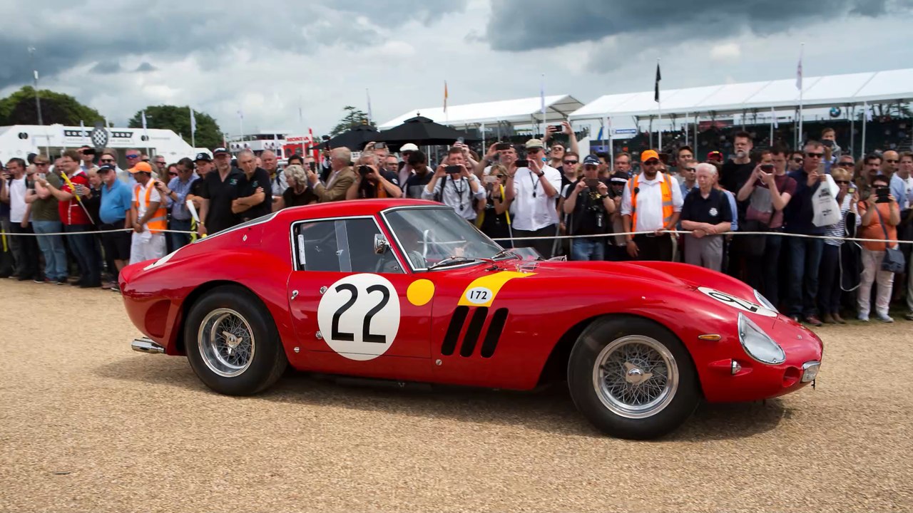 Ferrari : il construit une 250 GTO dans un morceau de bois et le résultat est à peine croyable (VIDÉO)