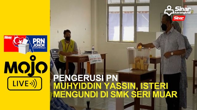 Pengerusi PN Muhyiddin Yassin, isteri mengundi di SMK Seri Muar di Muar