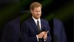 Prince Harry : un humoriste accuse le Prince Charles de ne pas être son "vrai père"