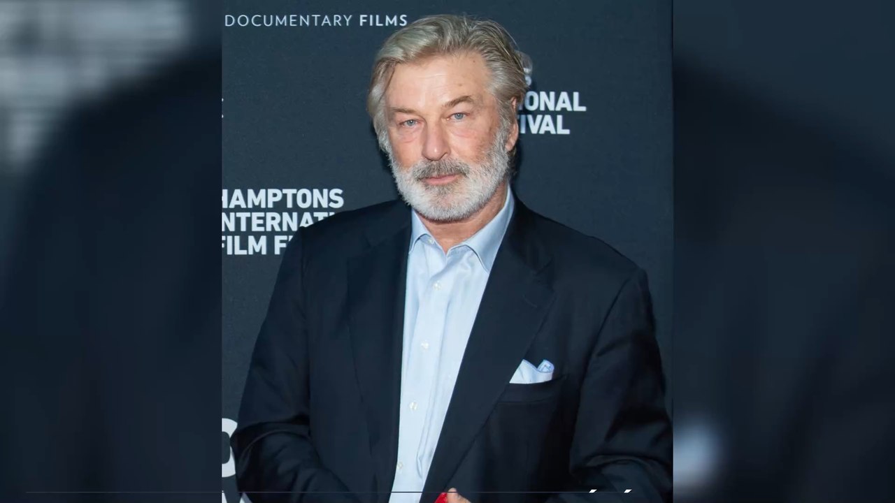 Alec Baldwin : le père de la femme tuée réagit et lance de sérieuses accusations