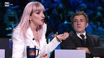 Perchè Arisa non c'è stasera a Il cantante mascherato? Ecco i motivi della sua assenza tra i giudici