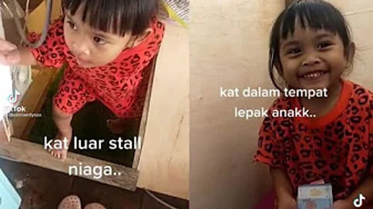 Mak ayah cari rezeki, anak setia berteduh di bawah meja berniaga! Mainan dan kipas jadi peneman sela