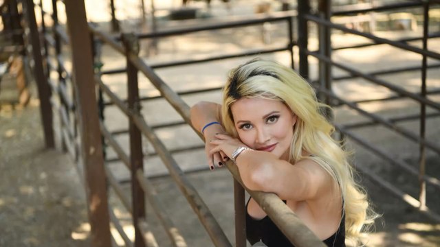 Playboy : une ex playmate révèle les règles qu’elle devait suivre dans la maison de Hugh Hefner