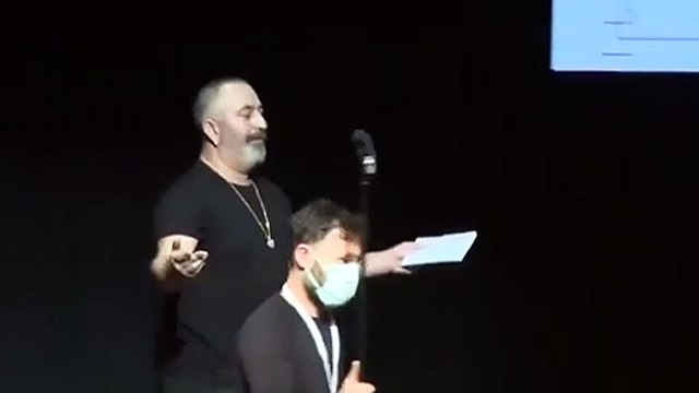 Cem Yılmaz'dan Muharrem Sarıkaya göndermesi