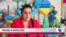 Un negocio latino vende piñatas con los colores de Ucrania en señal de apoyo.