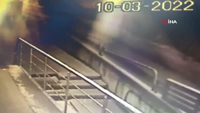 Son dakika: Ümraniye'de site görevlisinin ölümden saniyelerle kurtulduğu kaza kamerada