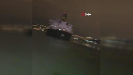 15 Temmuz Şehitler Köprüsü altında makine arızası yapan 183 metrelik ATOLL isimli tanker gemisi sürüklendi