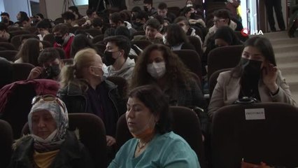 Başkan Altınok, gençlerle beraber metaverse deneyimi yaşadı