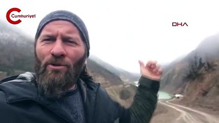 Artvin'de kayaların düştüğü yol kapandı; o anlar kameraya yansıdı