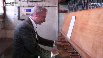 Lyon town hall rings out Ukrainian anthem