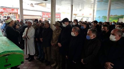 Şehit babası son yolculuğuna dualarla uğurlandı