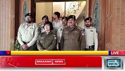 ملتان: ایس پی پٹرولنگ ہما نصیب نے 5 سی ون کانسٹیبلان کو ہیڈ کانسٹیبل کے عہدہ پر ترقی دئے دی