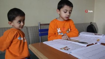 Hakkarili minik kardeşlerin İstiklal Marşı tutkusu