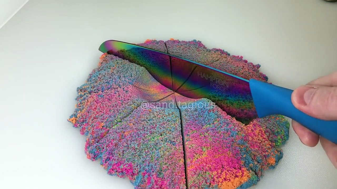 Very Satisfying Soft and Crunchy Kinetic Sand Cutting ASMR #Shorts #Satisfying #Trending #Relaxation