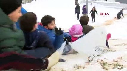 İstanbul Beykoz böyle Mart görmedi: Kayarak indiler