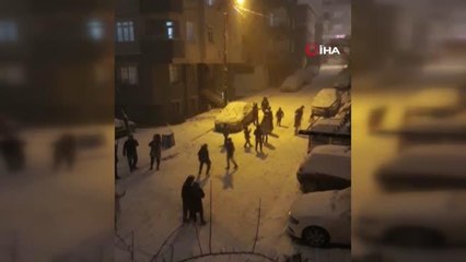 Pendik'te karın keyfini çocuklar çıkardı