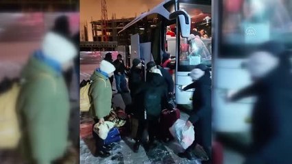 Ukrayna'dan tahliye edilen Azerbaycan vatandaşları ülkelerine döndü