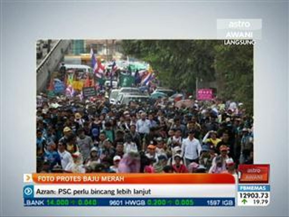 Foto protes baju merah