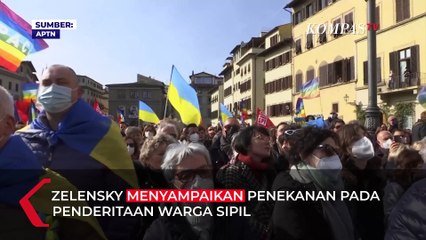 Pesan Presiden Ukraina Zelensky kepada Para Pendemo Disiarkan di Alun-Alun Pusat Italia