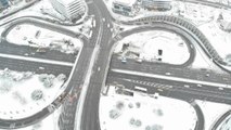 Vatandaşlar kar tedbirlerine uydu, yollar boş kaldı