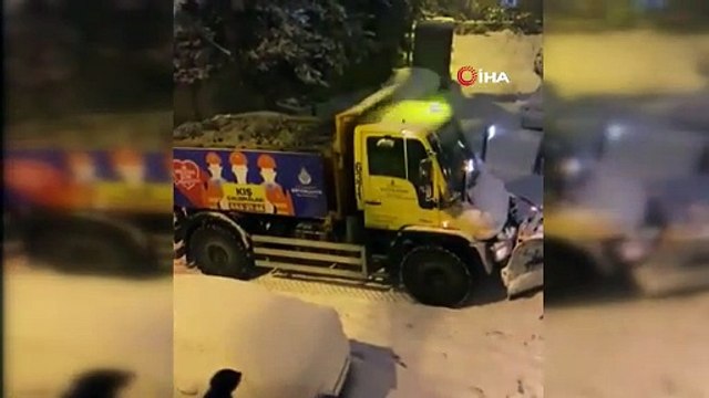 CHP'li İBB bir kez daha sınıfta kaldı! Kar küreme aracı yolda kaldı