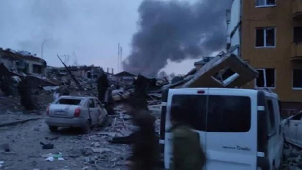 Son dakika: Dünya diken üstünde! Rusya NATO eğitim üssünü 30 roketle vurdu, çok sayıda ölü ve yaralı var