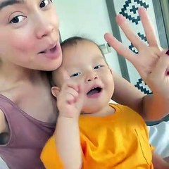 Học theo chị gái, Leon nay đã biết đếm 1 2 3: Mẹ Hà mừng hết lớn