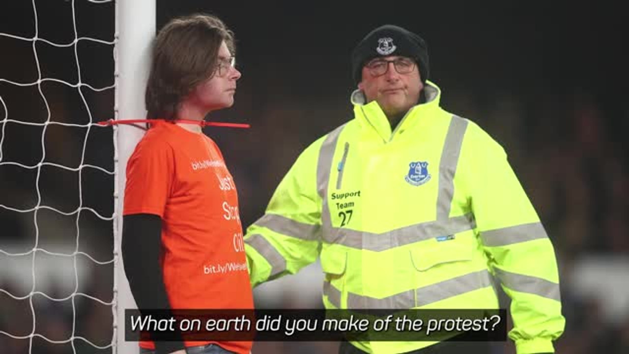 'I've never seen anything like that!' - Lampard and Howe astonished by fan protest