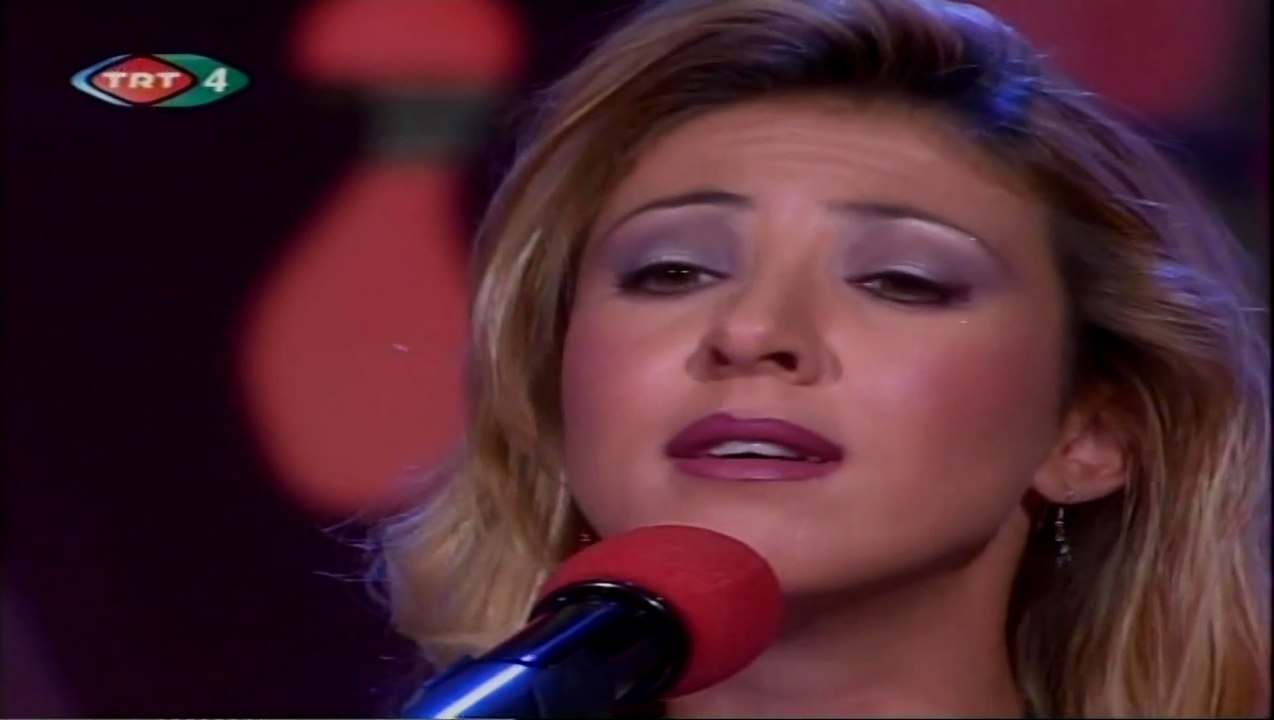 Rengin Uyar Kökten / Bir ömür düğümlendi o yeşil gözlerinde