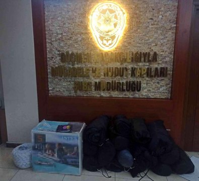 Son dakika haberleri... İstanbul'da kaçak göçmen operasyonu: 93 göçmen yakalandı