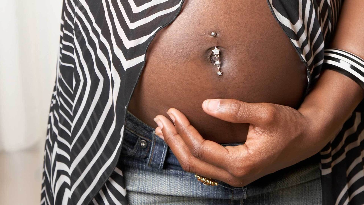 Piercings in der Schwangerschaft: Die Dos und Don'ts beim Körperschmuck