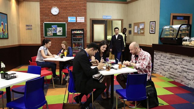 Kelas Internasional - S1 Ep7 - Terkurung di Pantry