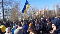 Melitopol residents protest mayor's kidnapping, demand release