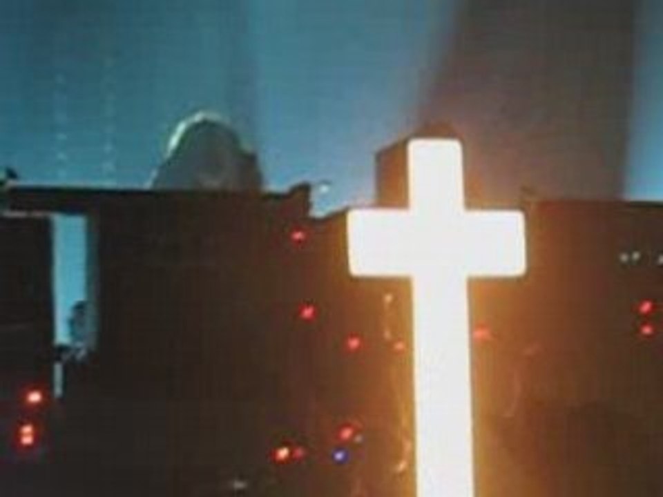 ouverture du concert de Justice à la Coopé (03/11/07)