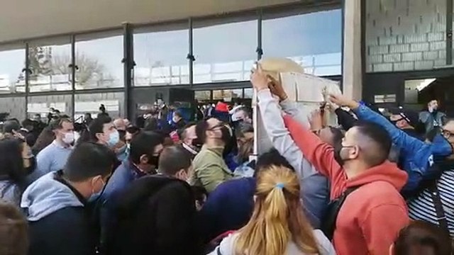 Colombianos en Madrid denuncian el caos y las trabas para votar en las elecciones